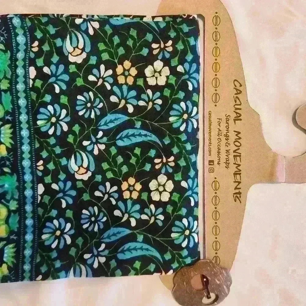 NWT Casual Movements Sarong Wrap. Green, blue elephants with fringe - Picture 7 of 11